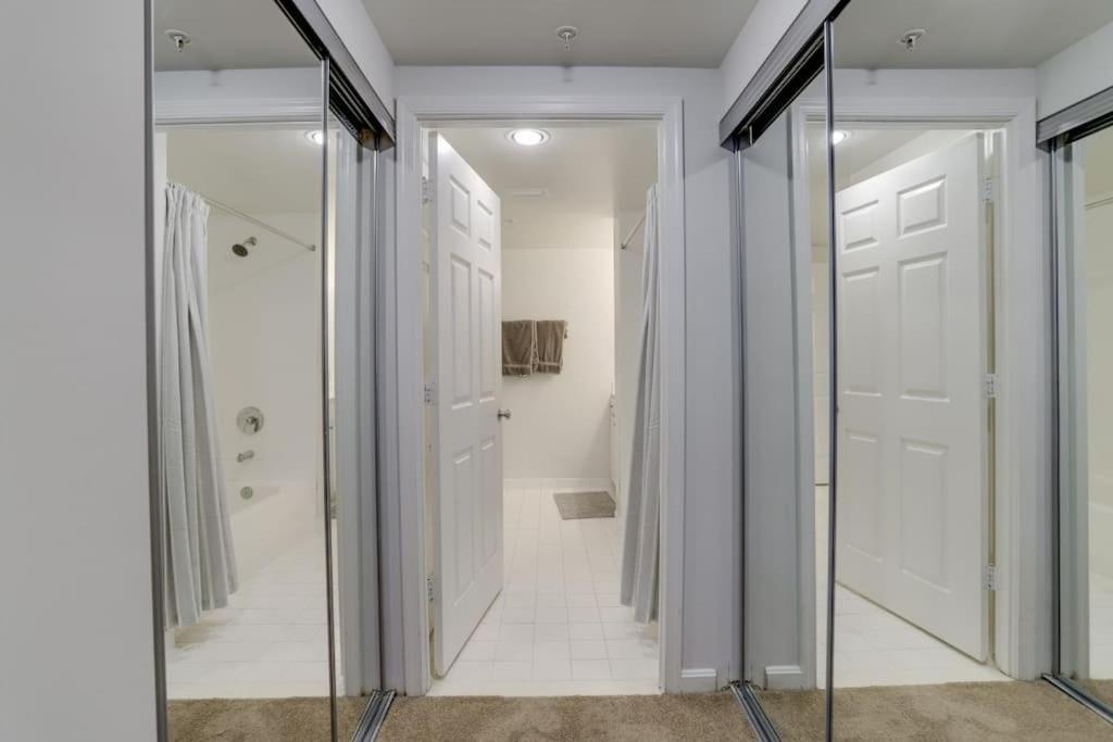 Sensational 1 Bedroom Condo At Ballston Place With Gym Арлингтон Экстерьер фото