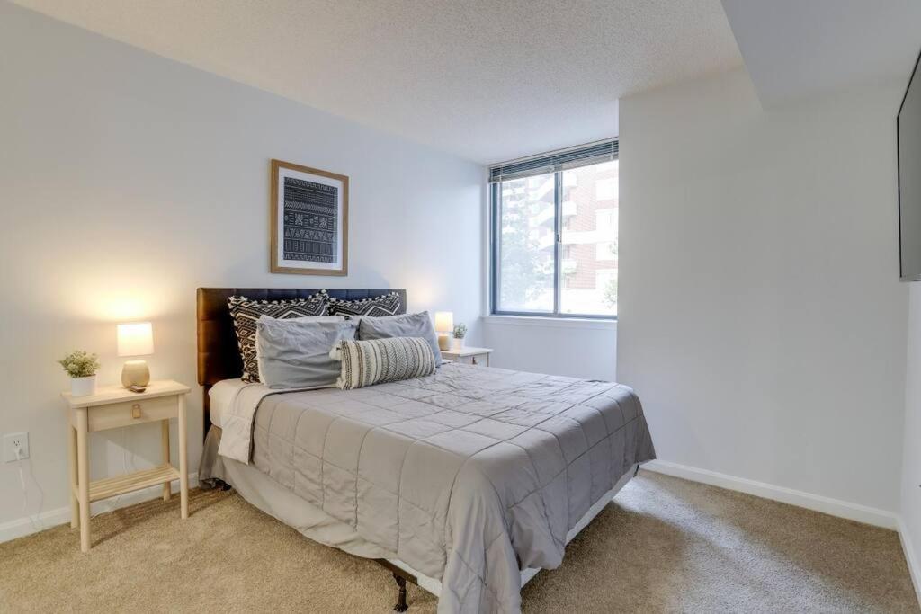 Sensational 1 Bedroom Condo At Ballston Place With Gym Арлингтон Экстерьер фото