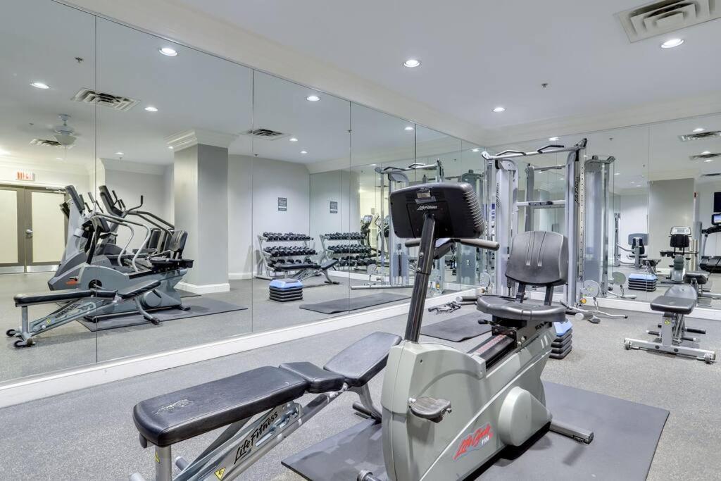 Sensational 1 Bedroom Condo At Ballston Place With Gym Арлингтон Экстерьер фото