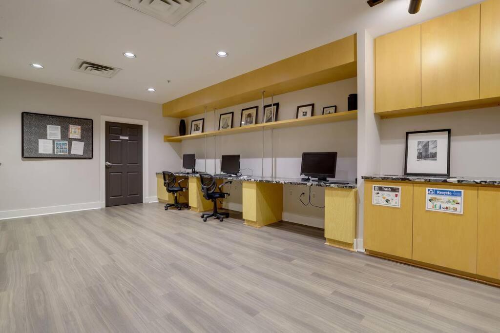 Sensational 1 Bedroom Condo At Ballston Place With Gym Арлингтон Экстерьер фото