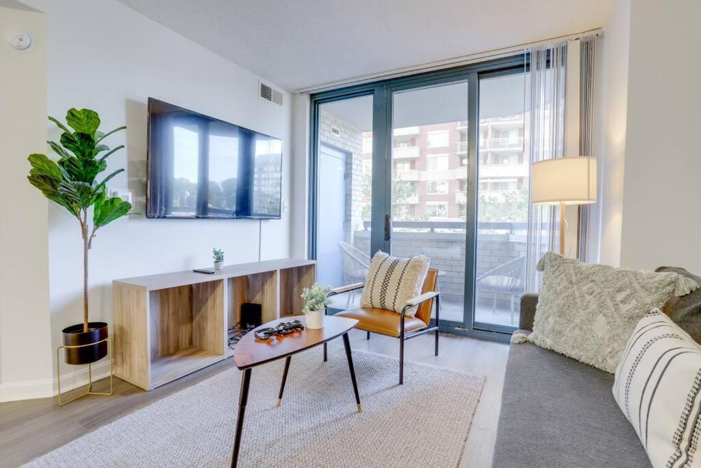 Sensational 1 Bedroom Condo At Ballston Place With Gym Арлингтон Экстерьер фото