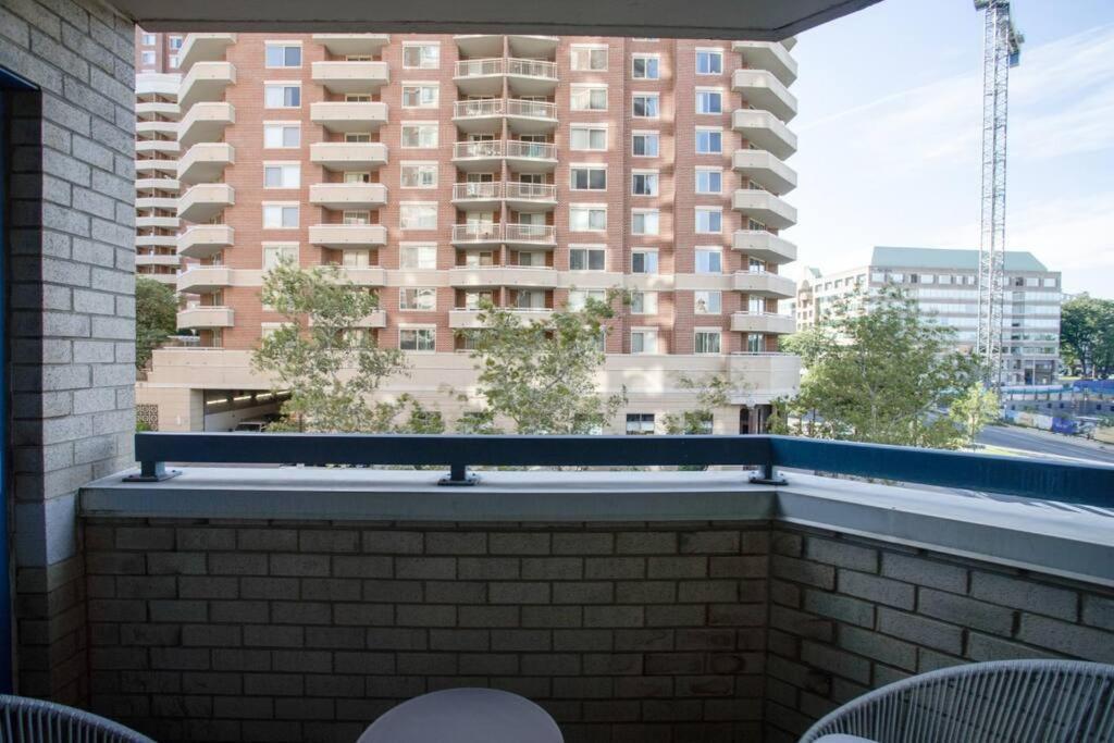 Sensational 1 Bedroom Condo At Ballston Place With Gym Арлингтон Экстерьер фото